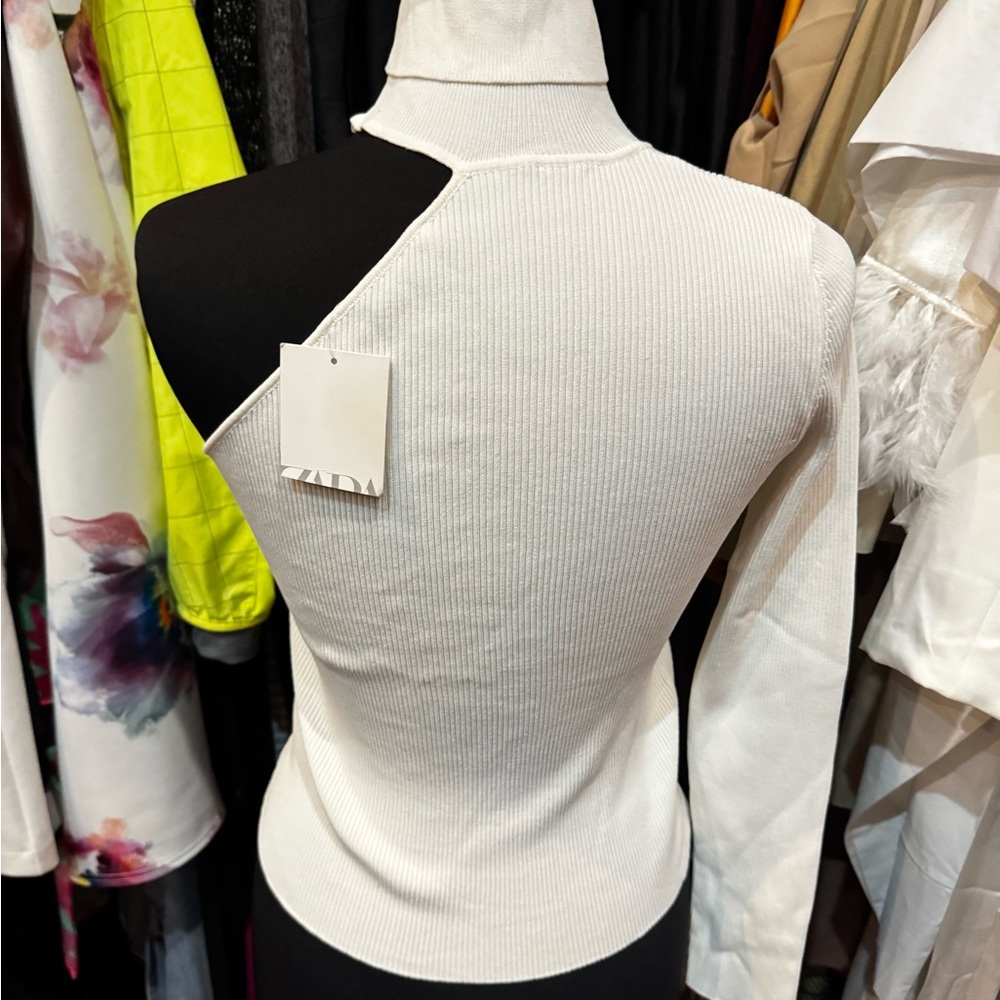 Zara Off-White One-Shoulder Ribbed Top - Picture 8 of 8